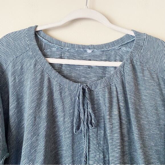 Pete & Greta Johnny Was | Pinstripe Short Sleeve Shirt Top High Low Hem Blue M - Picture 2 of 7